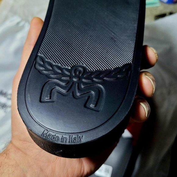 MCM Red and Black Logo Slides - Picture 14 of 16